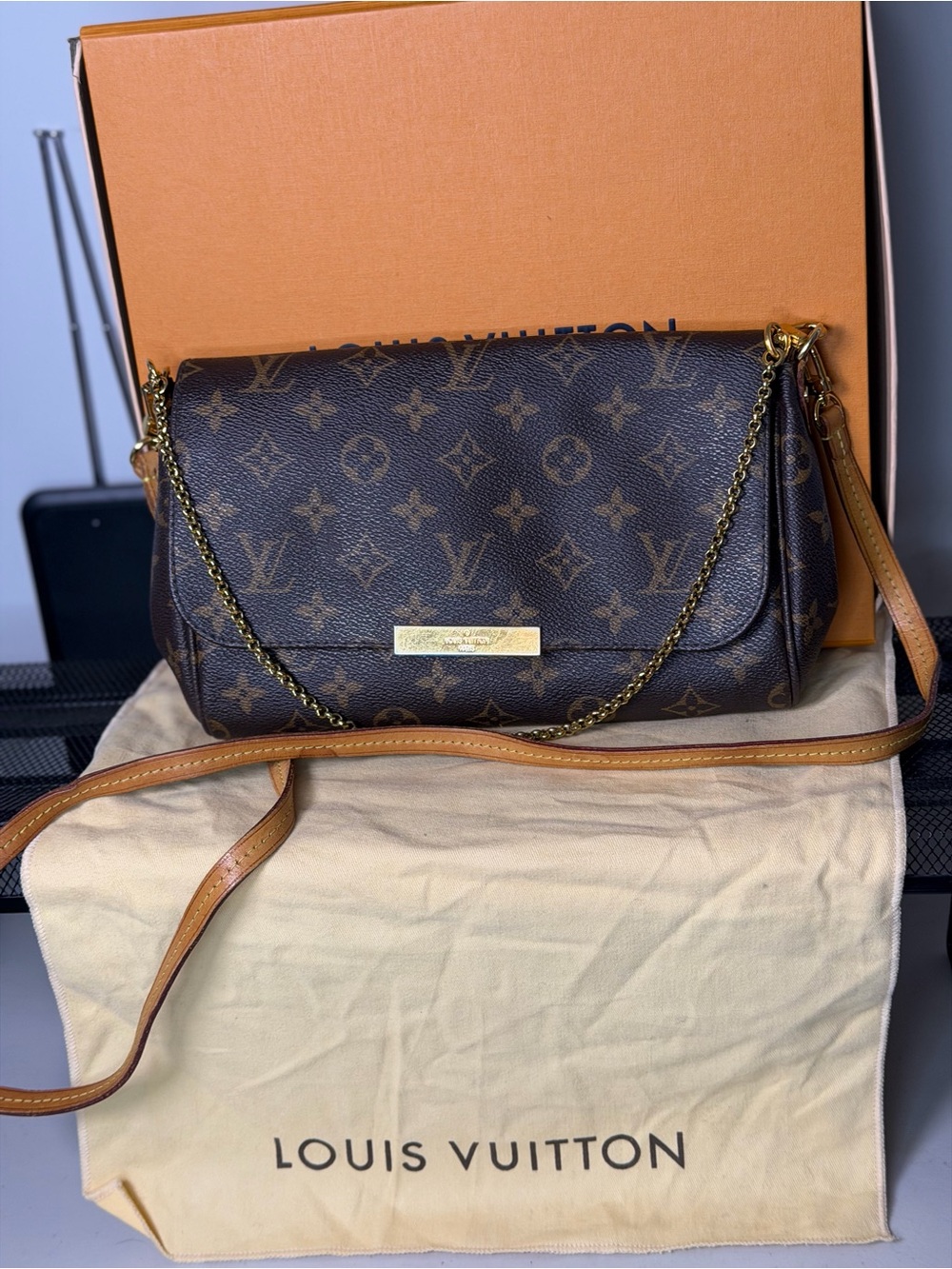 Louis Vuitton Favorite MM Monogram Crossbody Bag Authentic